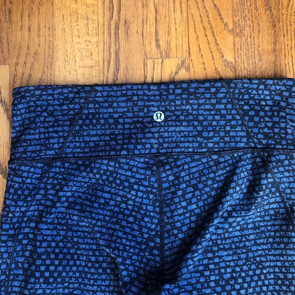 NWOT Lululemon Deep Breath Crop - Picture 9 of 11
